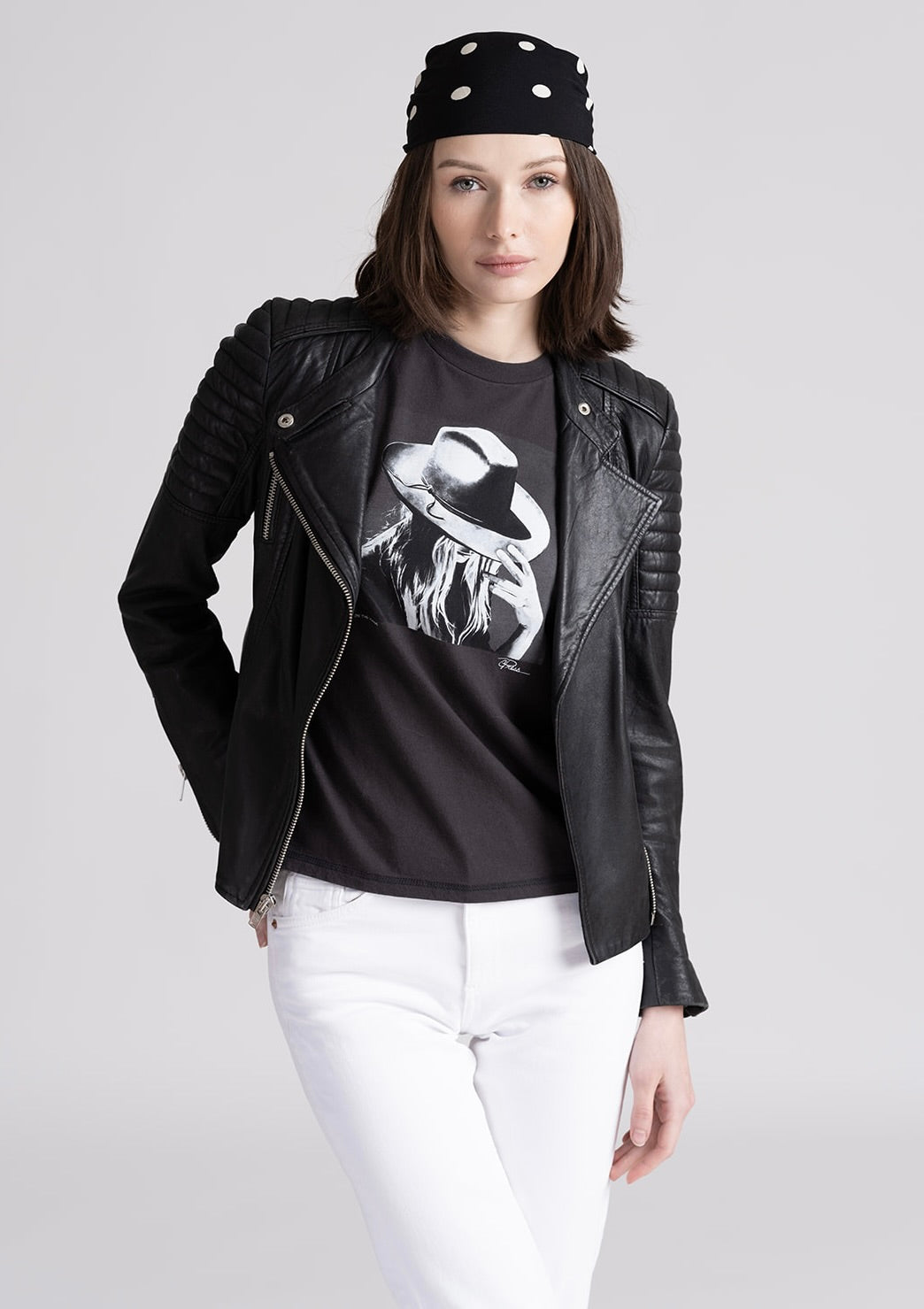 ON THE VERGE MUSHIE TEE