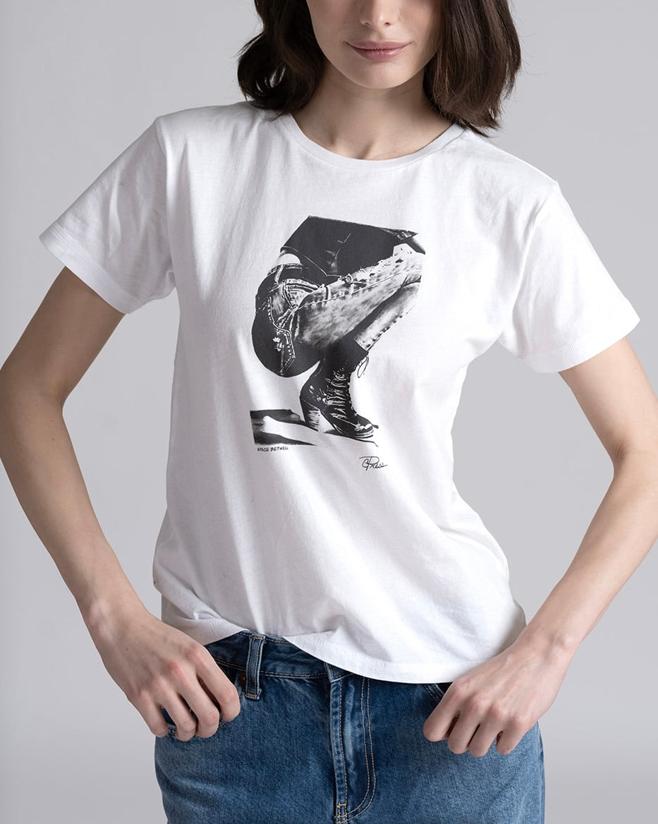 SPACE BETWEEN MUSHIE TEE