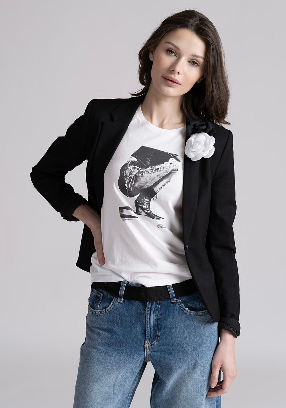 SPACE BETWEEN MUSHIE TEE