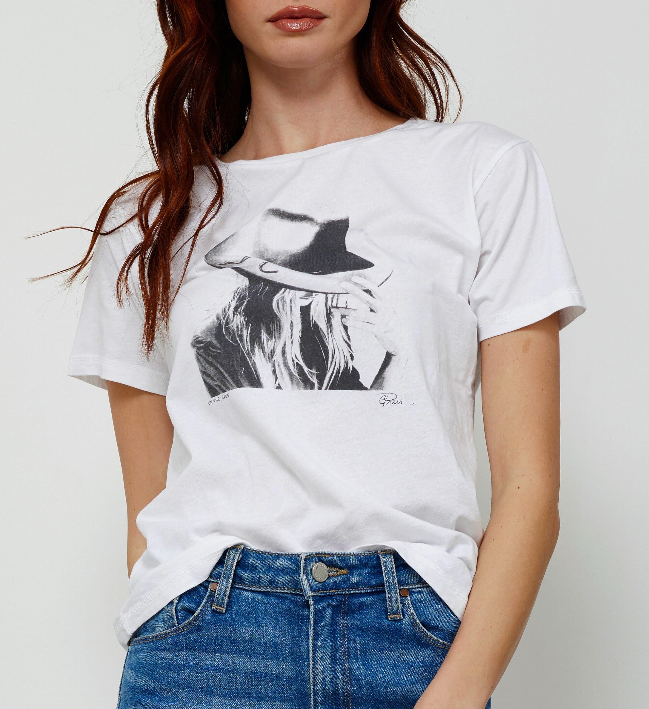 ON THE VERGE MUSHIE TEE