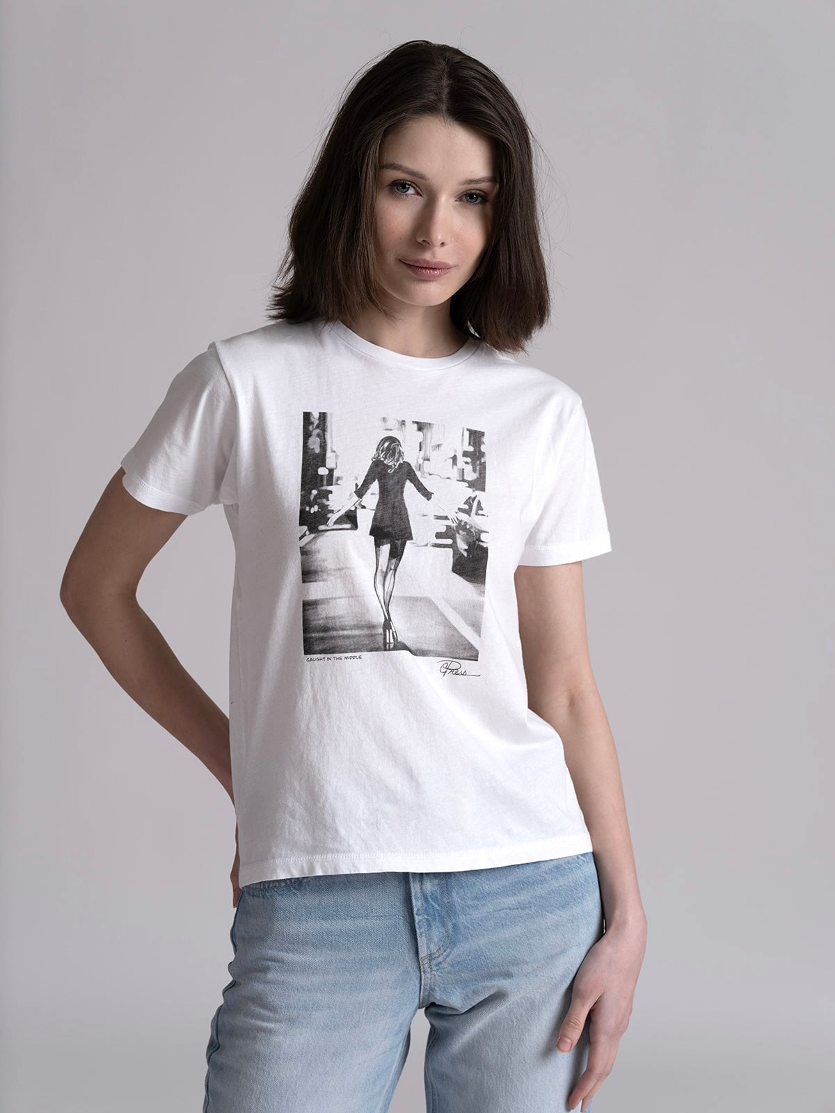 CAUGHT IN THE MIDDLE MUSHIE TEE