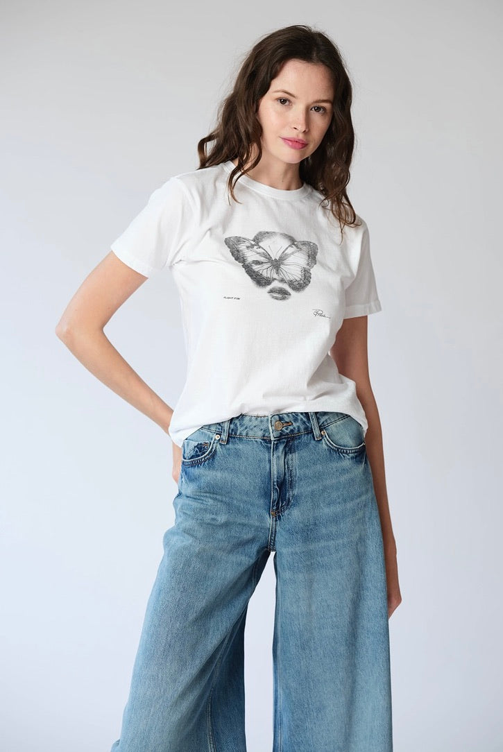 FLIGHT RISK MUSHIE TEE