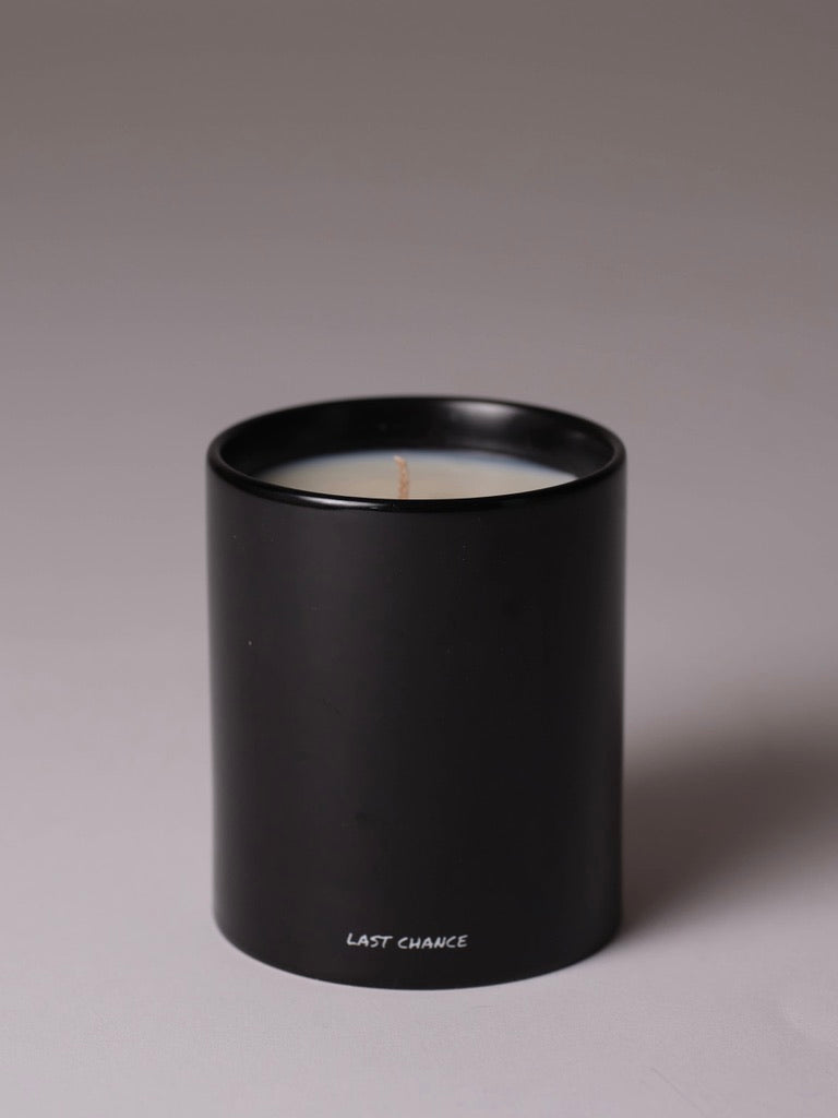 LAST CHANCE/SAND & DUNE SCENTED CANDLE