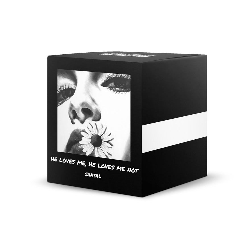 HE LOVES ME, HE LOVES ME NOT/SANTAL SCENTED CANDLE