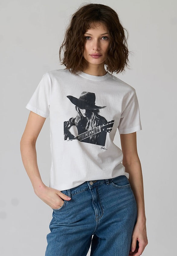 STAY TUNED MUSHIE TEE