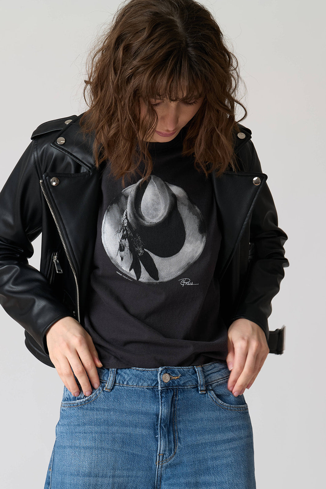 HANG YOUR HAT MUSHIE TEE
