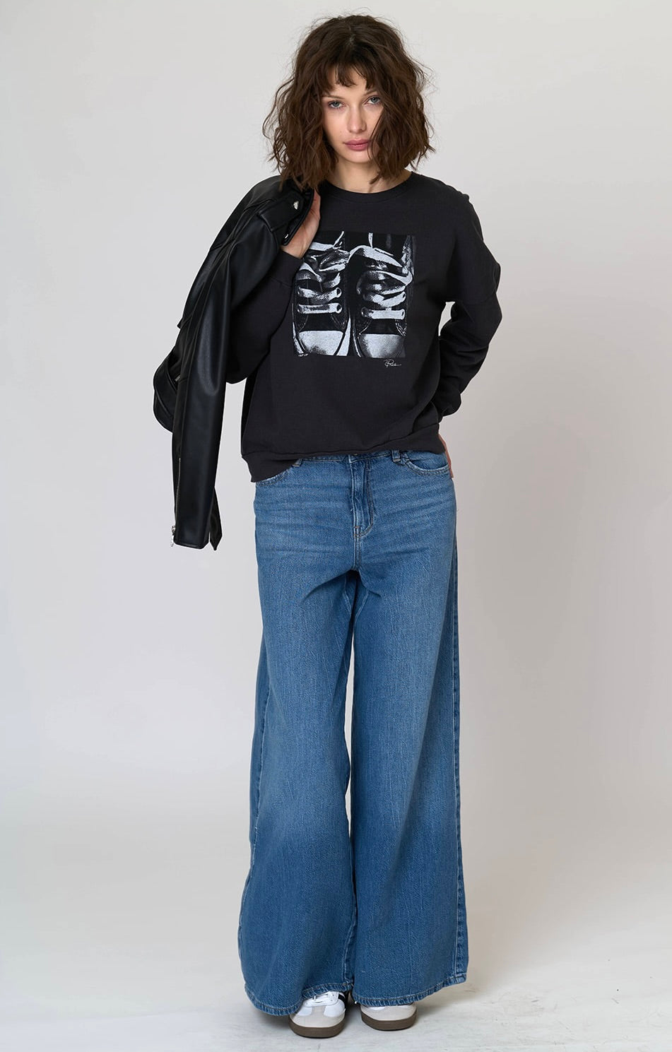 TIED UP COZY SWEATSHIRT