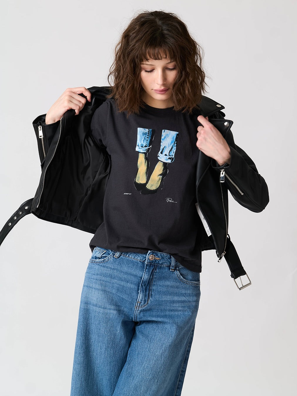 STAND BY MUSHIE TEE