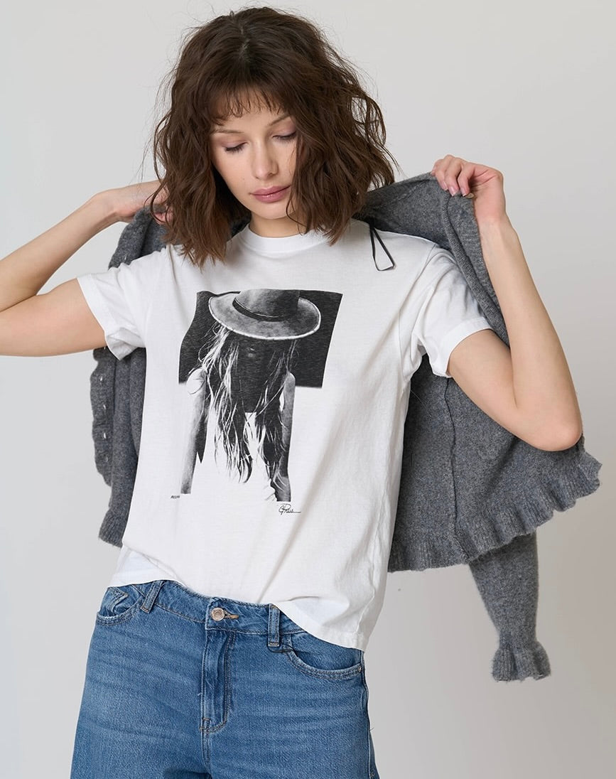 BECOMING MUSHIE TEE