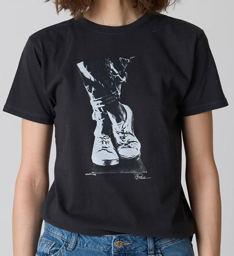 WASTIN TIME MUSHIE TEE